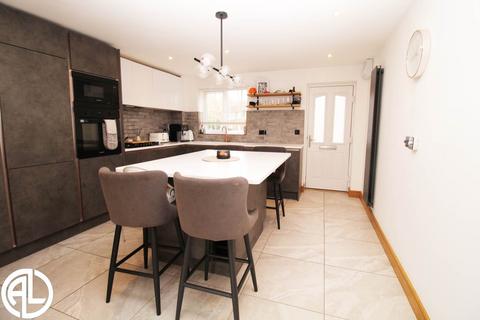 2 bedroom terraced house for sale, Chagny Close, Letchworth Garden City, SG6 4BY