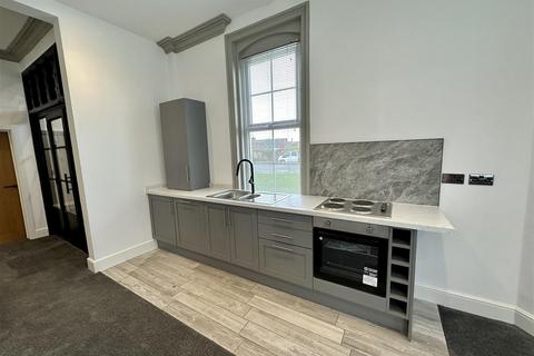 2 bedroom apartment to rent, Station Road, Darlington