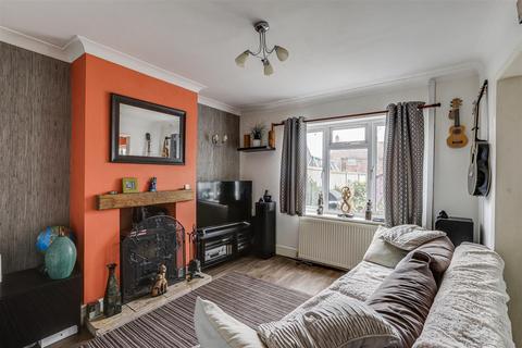 3 bedroom semi-detached house for sale, Knoll Avenue, Hucknall NG15