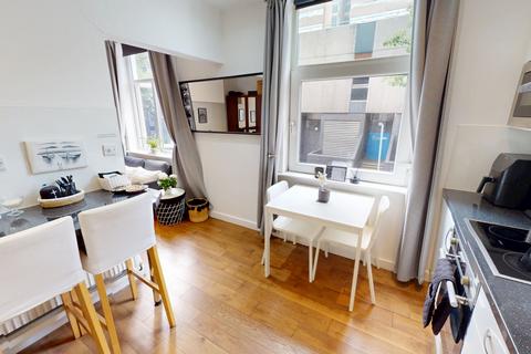 undefined, Flat 4, 54 Glasshouse Street, Nottingham, Nottinghamshire, NG1