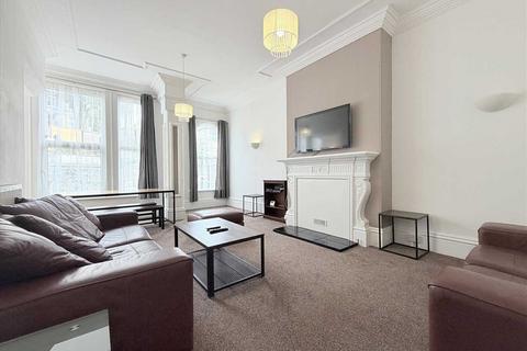 2 bed flat/apartment for rent in Mannamead Road, Plymouth