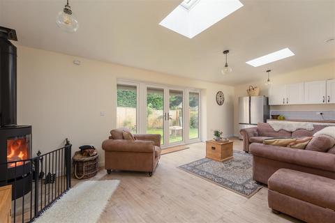 4 bedroom detached bungalow for sale, Keld Close, Pickering