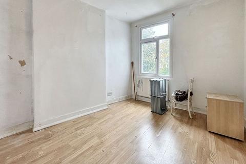 4 bedroom end of terrace house for sale, 83 Shakespeare Road, Brixton, London, SE24 0PX