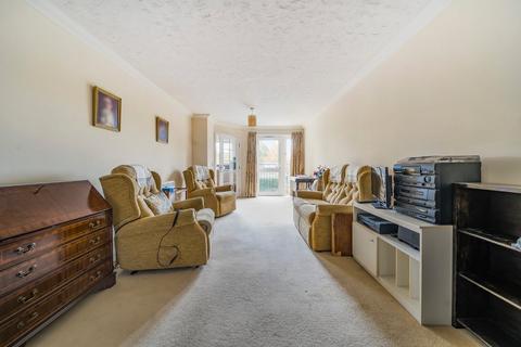 2 bedroom flat for sale, West End Road, Hampshire SO18