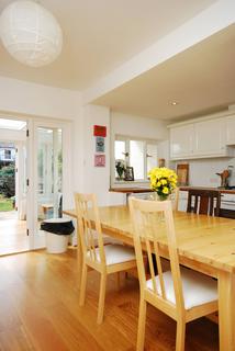 3 bedroom flat to rent, Lacy Road, West Putney, London, SW15