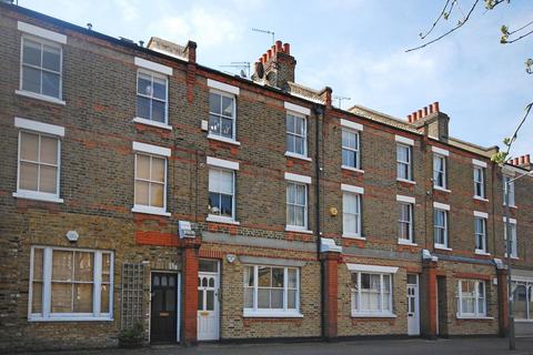 3 bedroom flat to rent, Lacy Road, West Putney, London, SW15