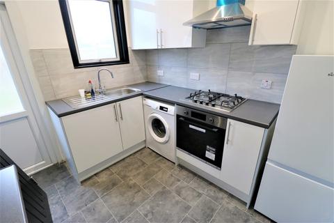 4 bedroom terraced house to rent, Lansdowne Road, Ilford IG3