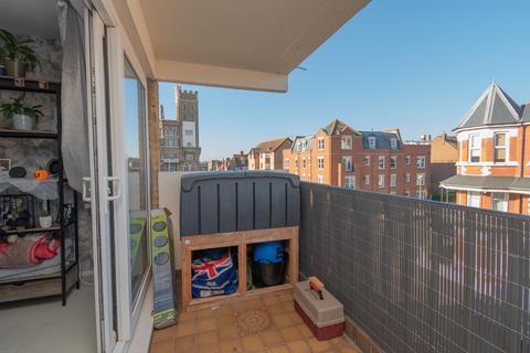 2 bedroom apartment for sale, Truro Road, Ramsgate, CT11