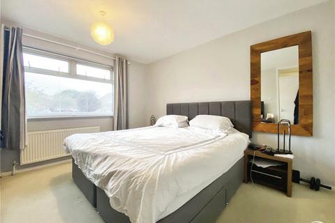 23 Betjeman Walk, Yateley, GU46 6YP