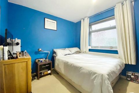 23 Betjeman Walk, Yateley, GU46 6YP