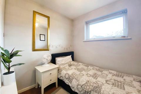 23 Betjeman Walk, Yateley, GU46 6YP