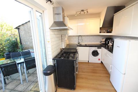 3 bedroom terraced house to rent, Dorchester Road, Worcester Park KT4