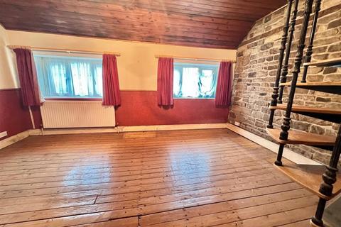 5 Blakestones, Slaithwaite, Huddersfield, HD7 5UF