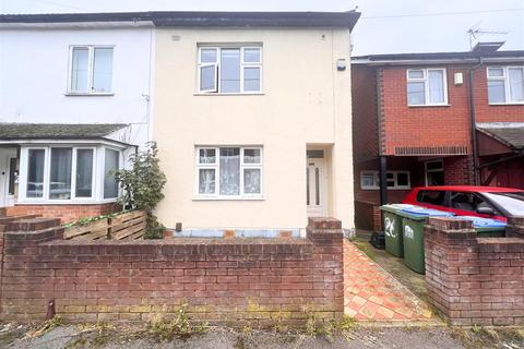 6 bedroom house to rent, Spear Road, Southampton