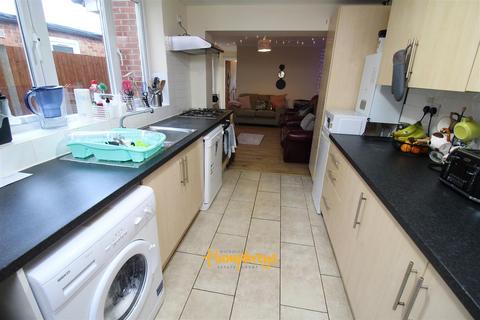 6 bedroom house to rent, Spear Road, Southampton