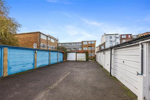 16, East Lodge Brighton Road, Lancing, BN15 8BQ