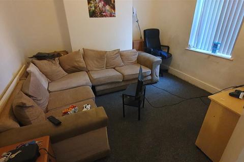 4 bedroom house to rent, Bedford Street, Cardiff