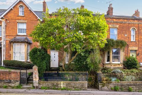 3 bedroom terraced house for sale, Central Glastonbury