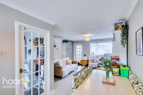10 Terence Close, Chatham, ME4 4XZ