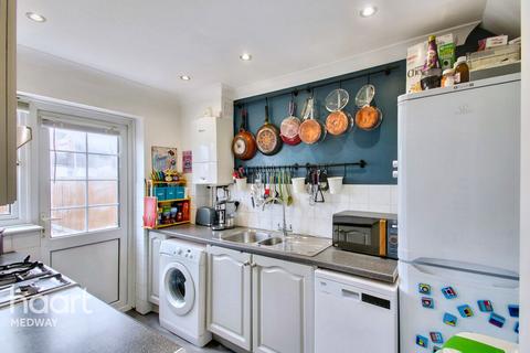 10 Terence Close, Chatham, ME4 4XZ