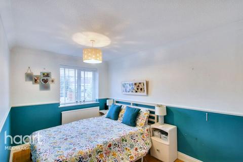 10 Terence Close, Chatham, ME4 4XZ