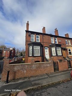 5 bedroom terraced house to rent, Gathorne Terrace, Leeds LS8