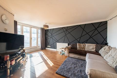 2 bedroom flat for sale, Commercial Place, Gravesend, Kent, DA12