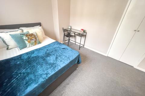 4 bedroom terraced house to rent, Claremont Road, L15 3HH,