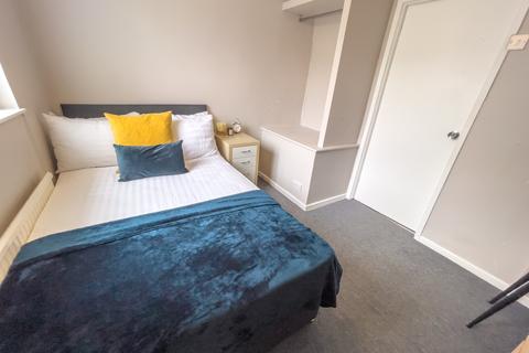 4 bedroom terraced house to rent, Claremont Road, L15 3HH,