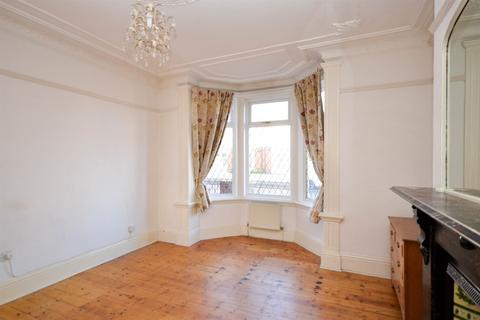 2 bedroom flat to rent, Mowbray Road, South Shields