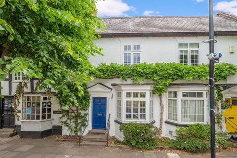 3 bedroom terraced house to rent, High Street, Henley-In-Arden B95