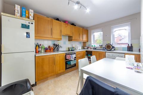 3 bedroom apartment to rent, £135PPPW - Akenside Terrace, Newcastle Upon Tyne