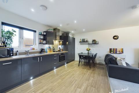 2 bedroom triplex for sale, Kempster Way, Aylesbury