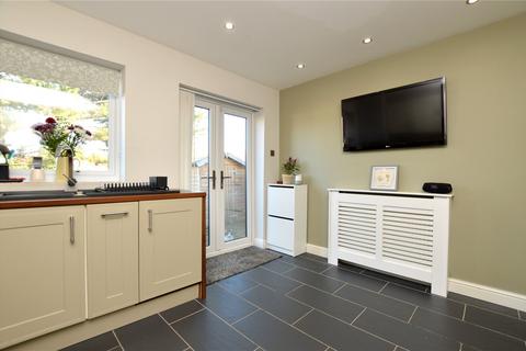 2 bedroom semi-detached house for sale, Hillcourt Croft, Leeds, West Yorkshire