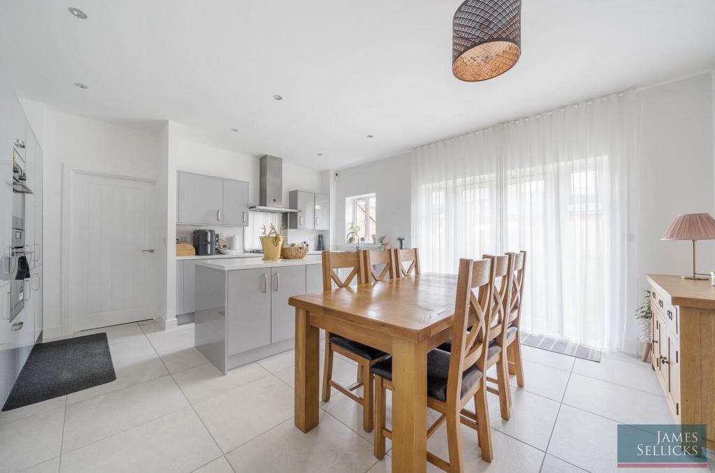 Open Plan Dining/Living Kitchen