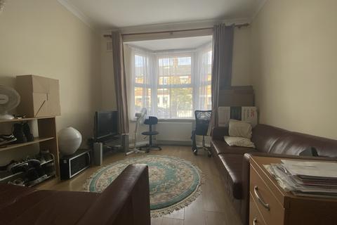 1 bedroom in a house share to rent, Graham Road, Wimbledon, SW19