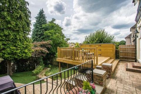 2 bedroom ground floor flat to rent, Bramley Road, Cheam, SM2