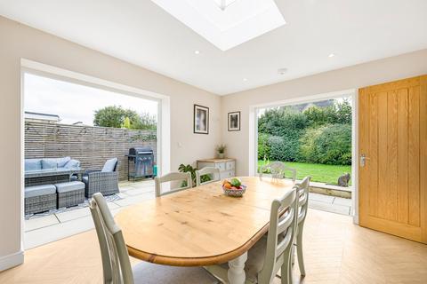 24 Bettertons Close, Fairford, GL7 4HY