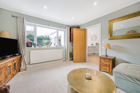 24 Bettertons Close, Fairford, GL7 4HY