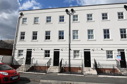 4 bedroom townhouse to rent, Chapel Street, Leamington Spa