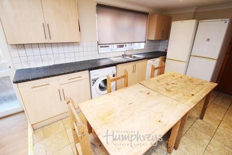 6 bedroom terraced house to rent, Lodge Road, Southampton