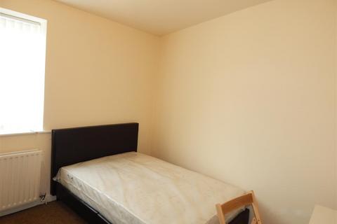 2 bedroom flat to rent, Flat 5, 9 Crossgate, Durham