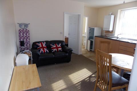 2 bedroom flat to rent, Flat 5, 9 Crossgate, Durham