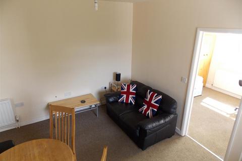 2 bedroom flat to rent, Flat 5, 9 Crossgate, Durham