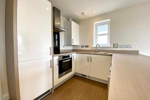 2 bedroom apartment for sale, Shadwell Court, Lindley