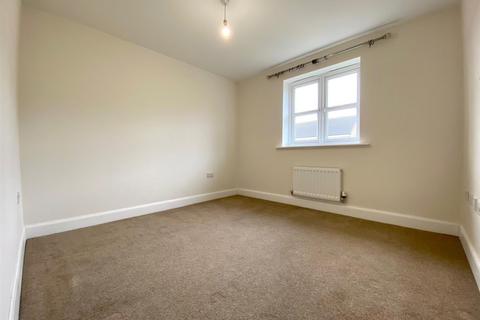 2 bedroom apartment for sale, Shadwell Court, Lindley