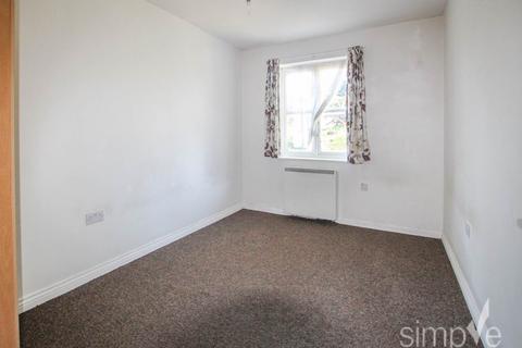 2 bedroom flat to rent, Reid Close, Hayes, Middlesex