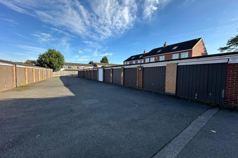 Garage for sale, Garages off Crowmere Road, Walsgrave on Sowe, Coventry, West Midlands CV2 2EA