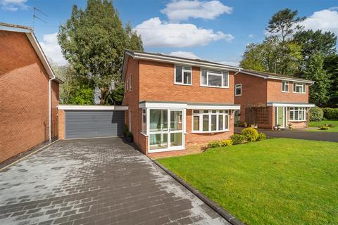 14 Fairoak Drive, Tettenhall, Wolverhampton, WV6 8HX