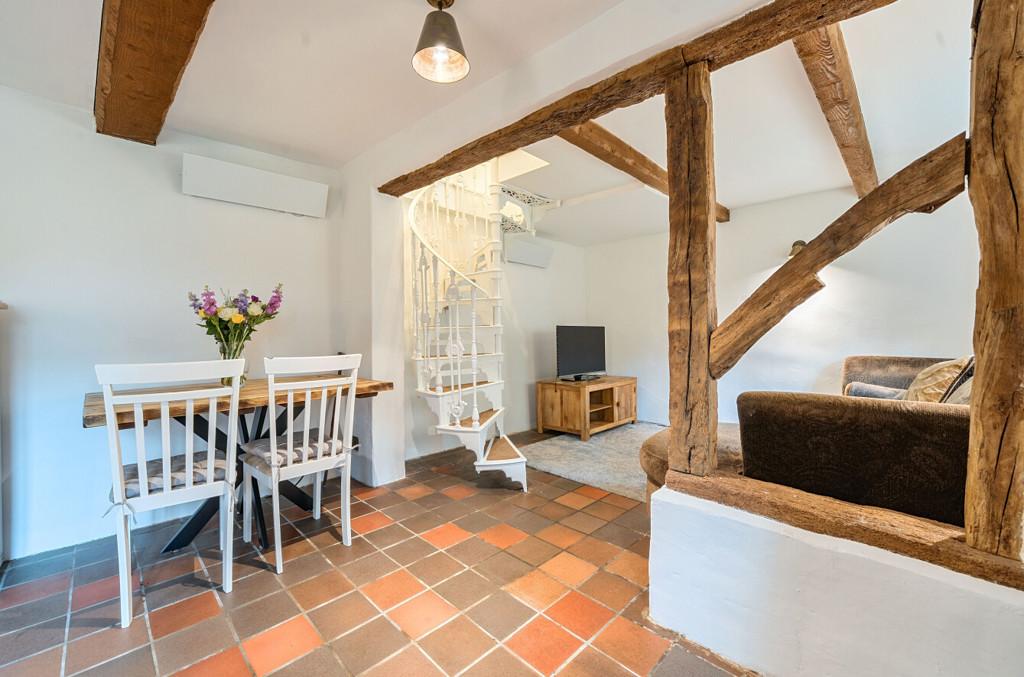 Sitting/Dining Room